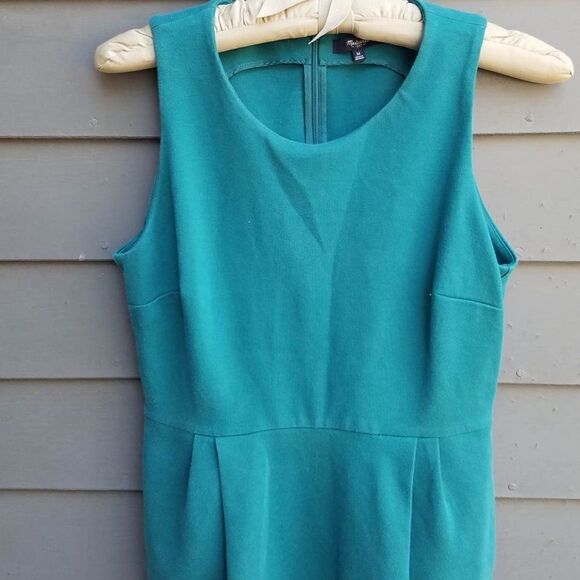 Madewell Green Knit Dress w/front Pockets size Medium - Picture 3 of 12